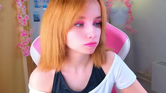 Snapshot of b4by_LoL1 chatting on May 8, 2026, 1:37 pm b4by LoL1 online show from May 8, 2026, 1:37 pm