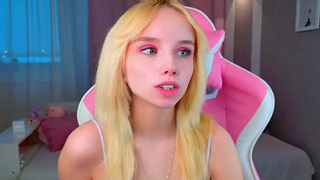 b4by LoL1 online show from March 1, 2026, 12:49 pm