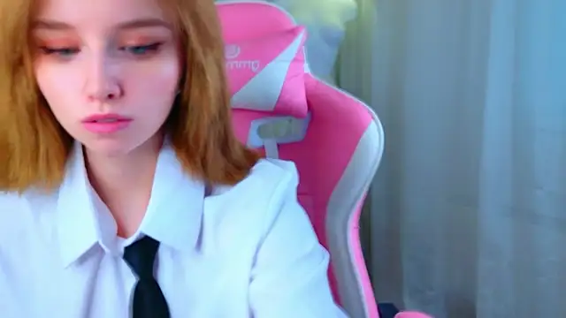 b4by LoL1 online show from April 23, 2026, 1:24 pm