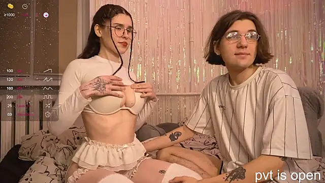 Snapshot of passiondesire_ chatting on February 4, 2026, 3:18 pm passiondesire online show from February 4, 2026, 3:18 pm