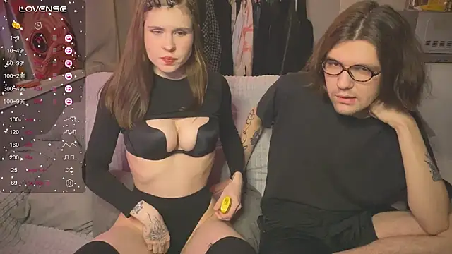 passiondesire  online show from March 11, 2025, 7:25 pm