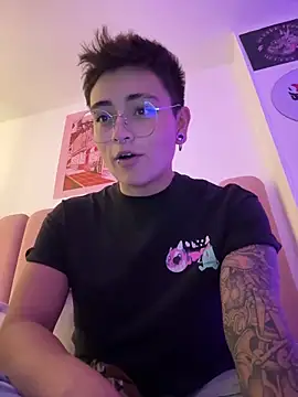 Ashley Chriss online show from September 21, 2025, 11:32 pm