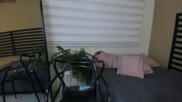 Catyloves online show from February 12, 2026, 10:09 pm