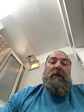 Snapshot of ros217 chatting on September 29, 2025, 6:31 am ros217 online show from September 29, 2025, 6:31 am