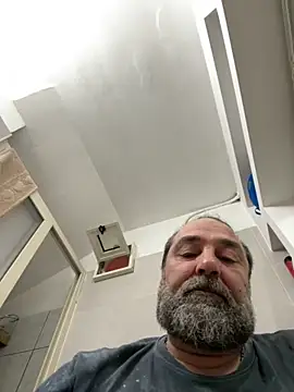 Snapshot of ros217 chatting on October 14, 2025, 2:28 pm ros217 online show from October 14, 2025, 2:28 pm