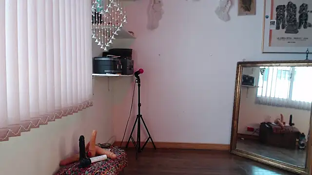 Siriss boyrag online show from September 20, 2025, 2:22 pm