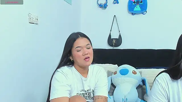 sara mendez2 online show from December 14, 2025, 11:32 pm