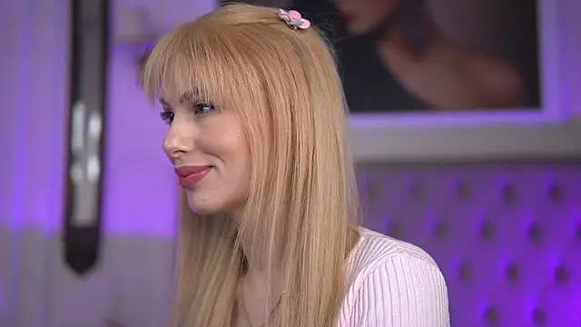 AdelineKing online show from January 28, 2025, 6:16 am