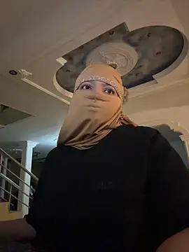 malak nanyy online show from April 15, 2026, 2:28 am