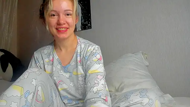 foxy blond online show from December 23, 2025, 12:22 am