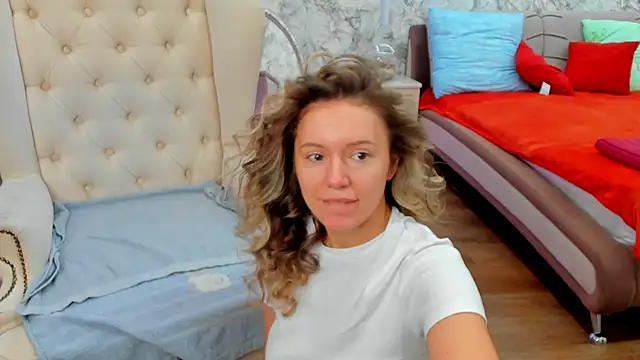 foxy blond online show from February 27, 2026, 12:33 am