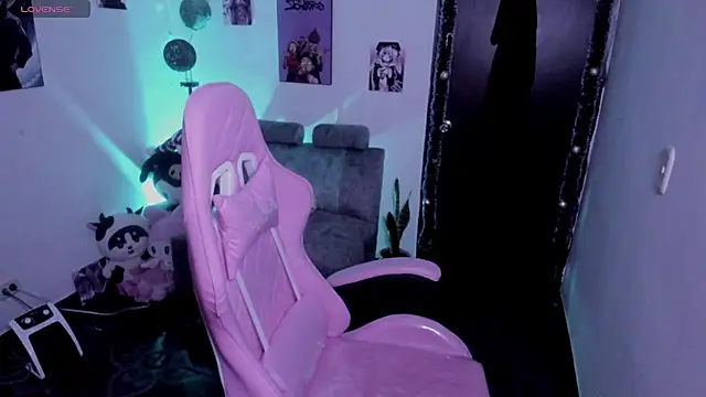 Snapshot of cami_mila9 chatting on January 10, 2026, 1:45 am cami mila9 online show from January 10, 2026, 1:45 am