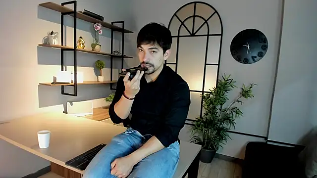 Snapshot of Ian_Daviz chatting on October 20, 2025, 12:06 pm Ian Daviz online show from October 20, 2025, 12:06 pm