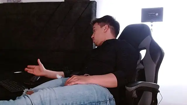 Ian Daviz online show from April 17, 2026, 8:44 pm