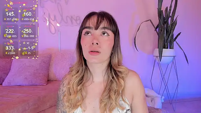 Lucy Vega online show from December 19, 2025, 5:32 am