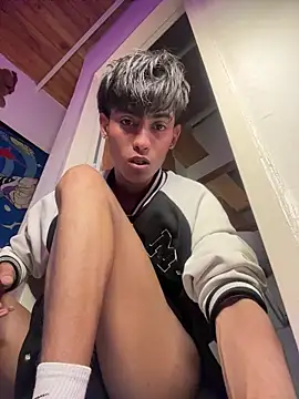 Mauuu18 online show from February 8, 2026, 2:53 am