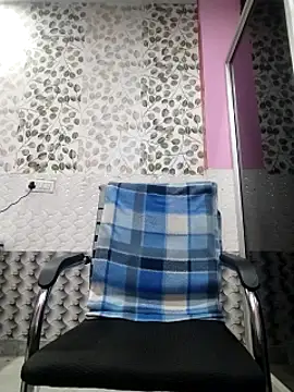 Snapshot of Kashish_18 chatting on February 11, 2025, 12:15 pm Kashish 18 online show from February 11, 2025, 12:15 pm