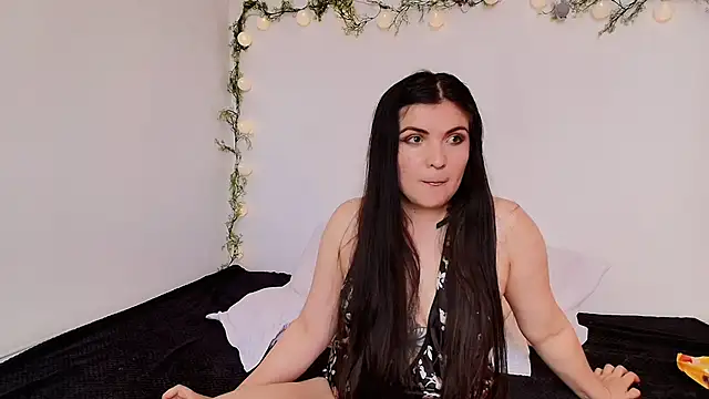 Amara vega online show from May 24, 2026, 3:01 pm