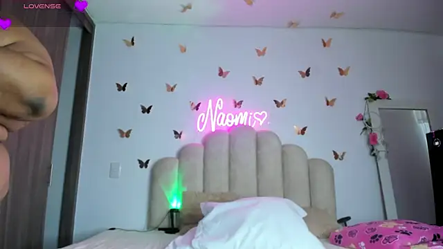 NaomiAsha online show from November 30, 2025, 7:14 pm