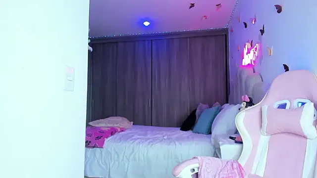 NaomiAsha online show from January 8, 2026, 11:22 pm