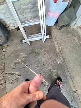 kisbiro77777 online show from October 6, 2025, 7:53 am