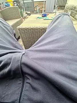 kisbiro77777 online show from September 27, 2025, 10:21 am