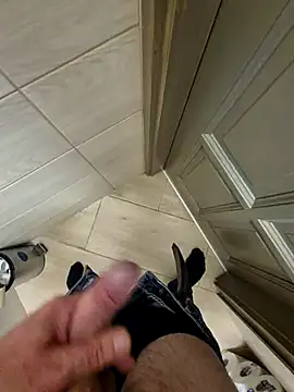 kisbiro77777 online show from October 2, 2025, 5:49 pm