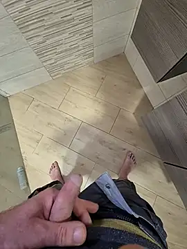 kisbiro77777 online show from September 15, 2025, 5:41 am