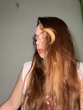 NatyOlson online show from October 5, 2025, 2:02 am