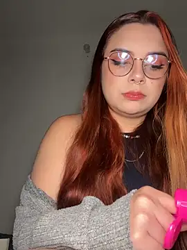 NatyOlson online show from November 5, 2025, 4:26 am