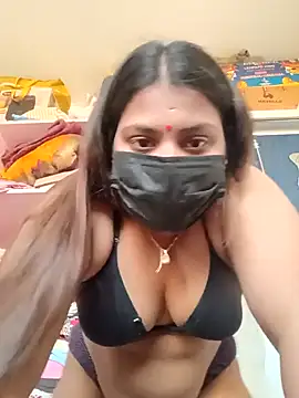 Snapshot of Hotmilfxox chatting on December 15, 2024, 11:12 am Hotmilfxox online show from December 15, 2024, 11:12 am