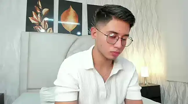 Snapshot of Brandonn_Millerr chatting on January 13, 2025, 1:56 am Brandonn Millerr online show from January 13, 2025, 1:56 am