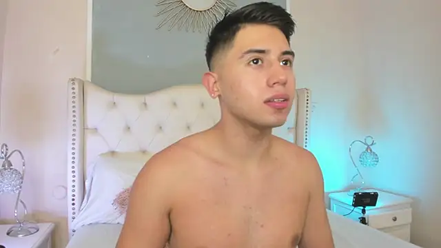 Snapshot of Brandonn_Millerr chatting on January 7, 2025, 8:52 pm Brandonn Millerr online show from January 7, 2025, 8:52 pm