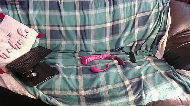 LauraMonolo online show from March 4, 2026, 6:54 am