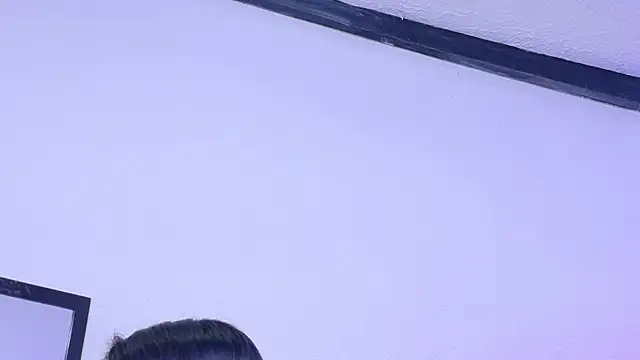 Skinny hottie18 online show from June 3, 2026, 3:06 pm