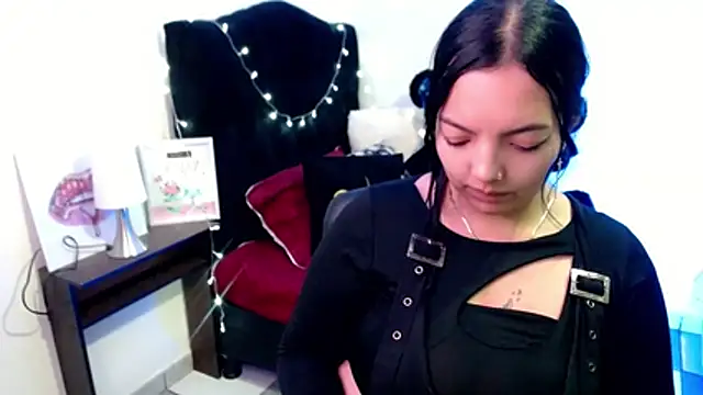 loren tits24 online show from June 27, 2026, 6:36 pm