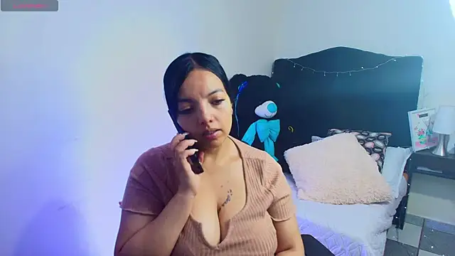 Snapshot of loren_tits24 chatting on June 9, 2026, 8:43 pm loren tits24 online show from June 9, 2026, 8:43 pm
