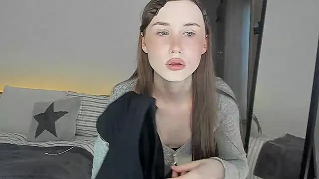 Stella Sunny online show from May 24, 2026, 4:29 pm