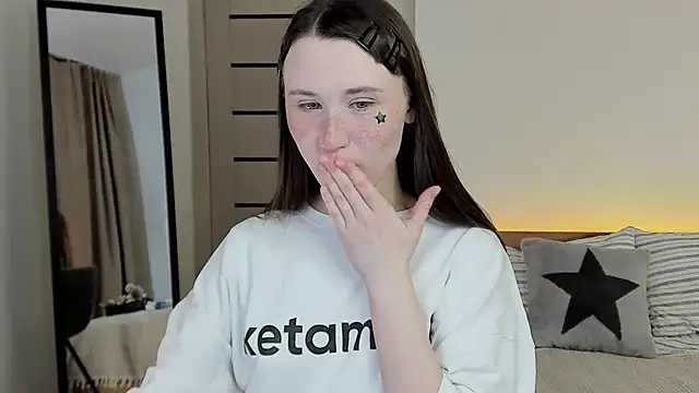 Stella Sunny online show from April 4, 2026, 12:39 am