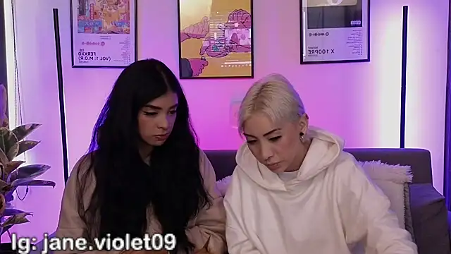 jane hart  online show from December 3, 2025, 1:10 pm