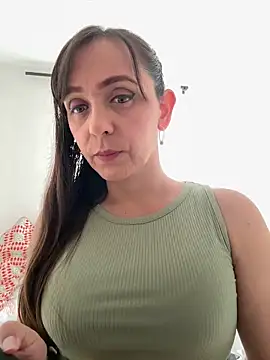Snapshot of natalie_cowens chatting on June 18, 2026, 9:20 pm natalie cowens online show from June 18, 2026, 9:20 pm