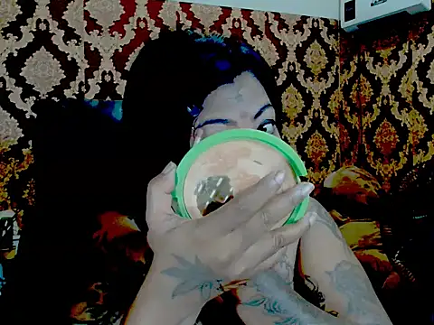 Snapshot of Indiancatz2 chatting on February 22, 2026, 3:13 pm Indiancatz2 online show from February 22, 2026, 3:13 pm