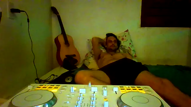 couplemilk online show from June 2, 2026, 2:33 am