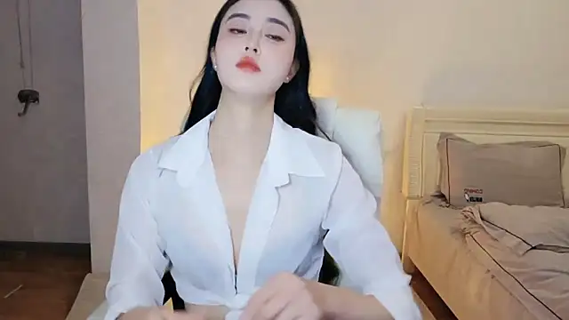 Snapshot of LI-200310 chatting on December 23, 2025, 7:40 am LI-200310 online show from December 23, 2025, 7:40 am