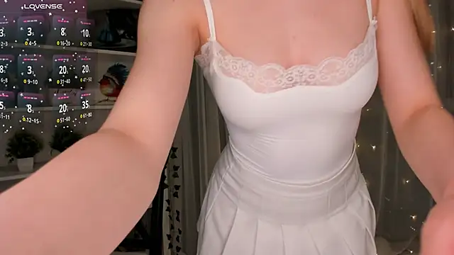 Snapshot of IsabellaTorrance chatting on February 26, 2025, 3:43 pm IsabellaTorrance online show from February 26, 2025, 3:43 pm