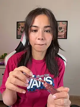 Snapshot of Adriennesexxx chatting on February 7, 2026, 10:40 pm Adriennesexxx online show from February 7, 2026, 10:40 pm