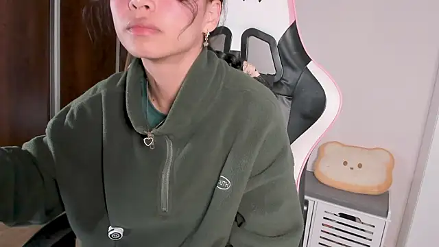 Snapshot of Adriennesexxx chatting on February 26, 2026, 5:24 pm Adriennesexxx online show from February 26, 2026, 5:24 pm