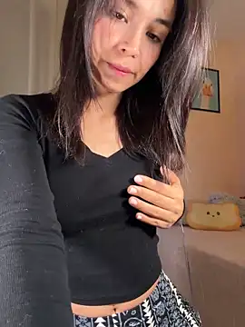 Snapshot of Adriennesexxx chatting on February 19, 2026, 6:05 pm Adriennesexxx online show from February 19, 2026, 6:05 pm