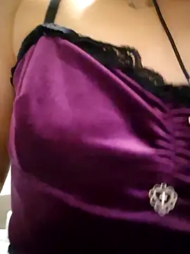 Lunababymylove online show from October 31, 2025, 1:35 am