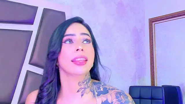 Snapshot of GiahDaniels chatting on May 10, 2026, 3:21 am GiahDaniels online show from May 10, 2026, 3:21 am